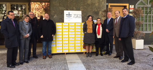 Ir a Las organizaciones del CERMI entregamos al Gobierno más de 737.000 firmas contra el copago confiscatorio en dependencia