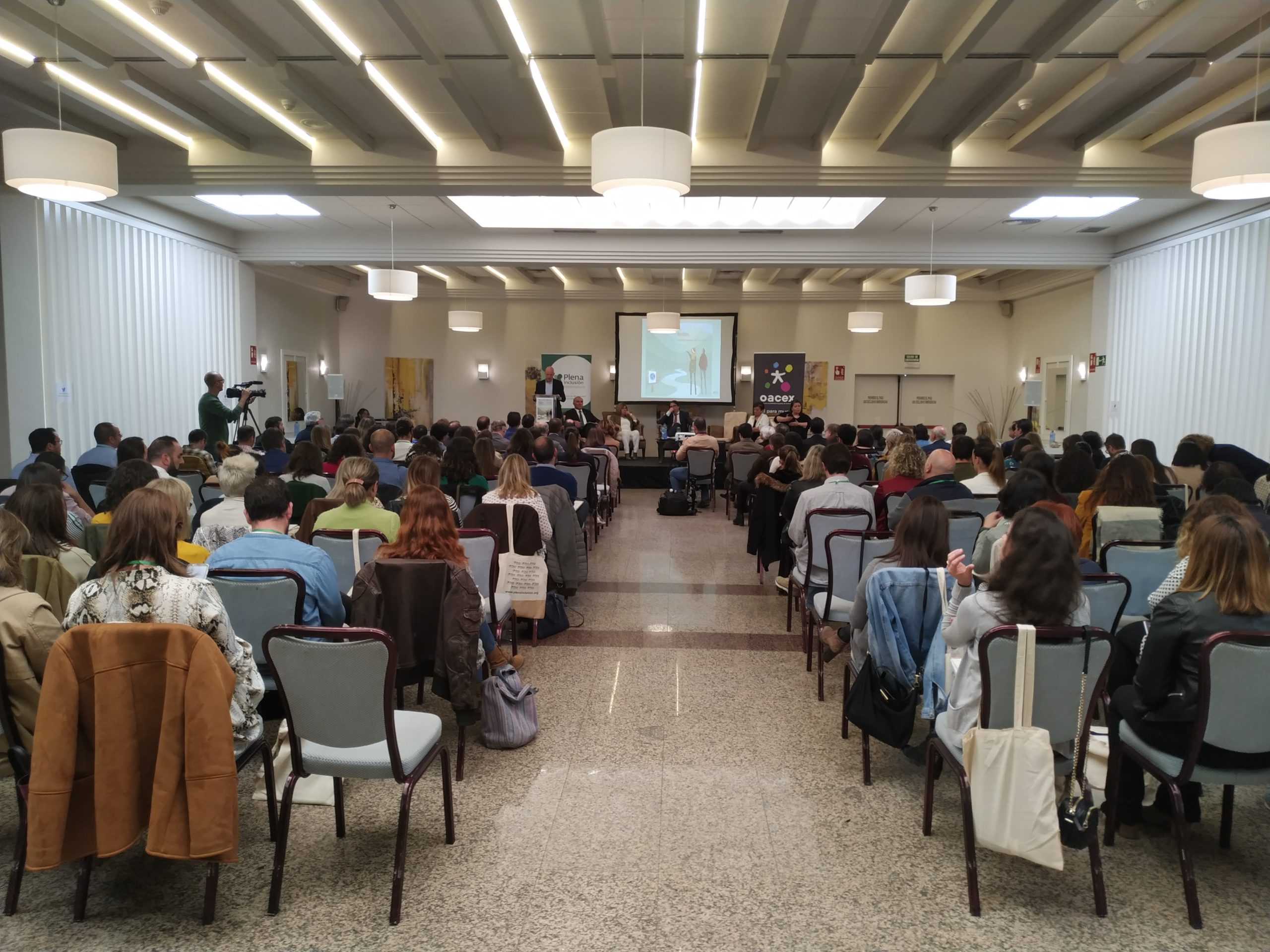 Ir a : 150 personas asisten en Mérida al Seminario de Accesibilidad Cognitiva
