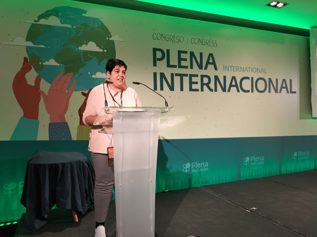 Maribel Cáceres en la inauguración de Plena Interncional