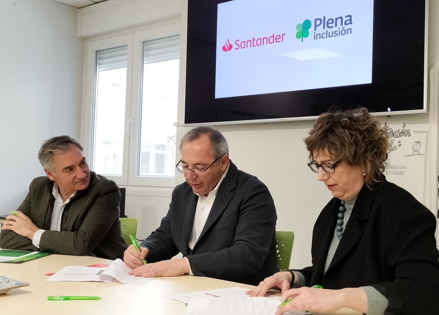 Ir a : Plena inclusión y Banco Santander renuevan su convenio de colaboración